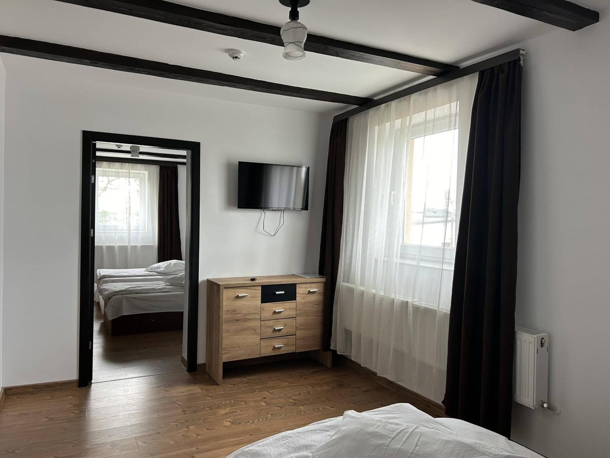 Hotel Intim Rădăuţi Exteriér fotografie
