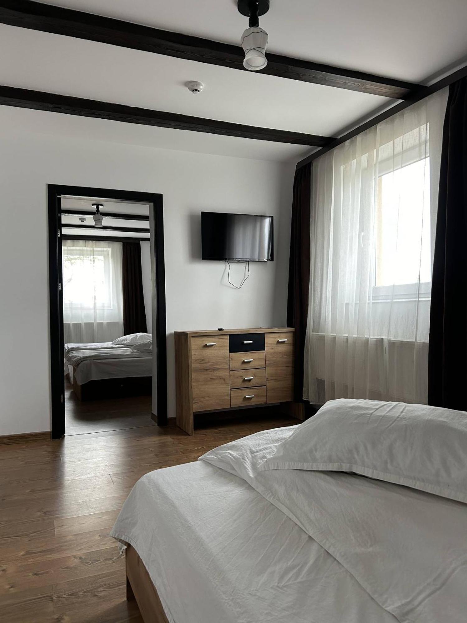 Hotel Intim Rădăuţi Exteriér fotografie