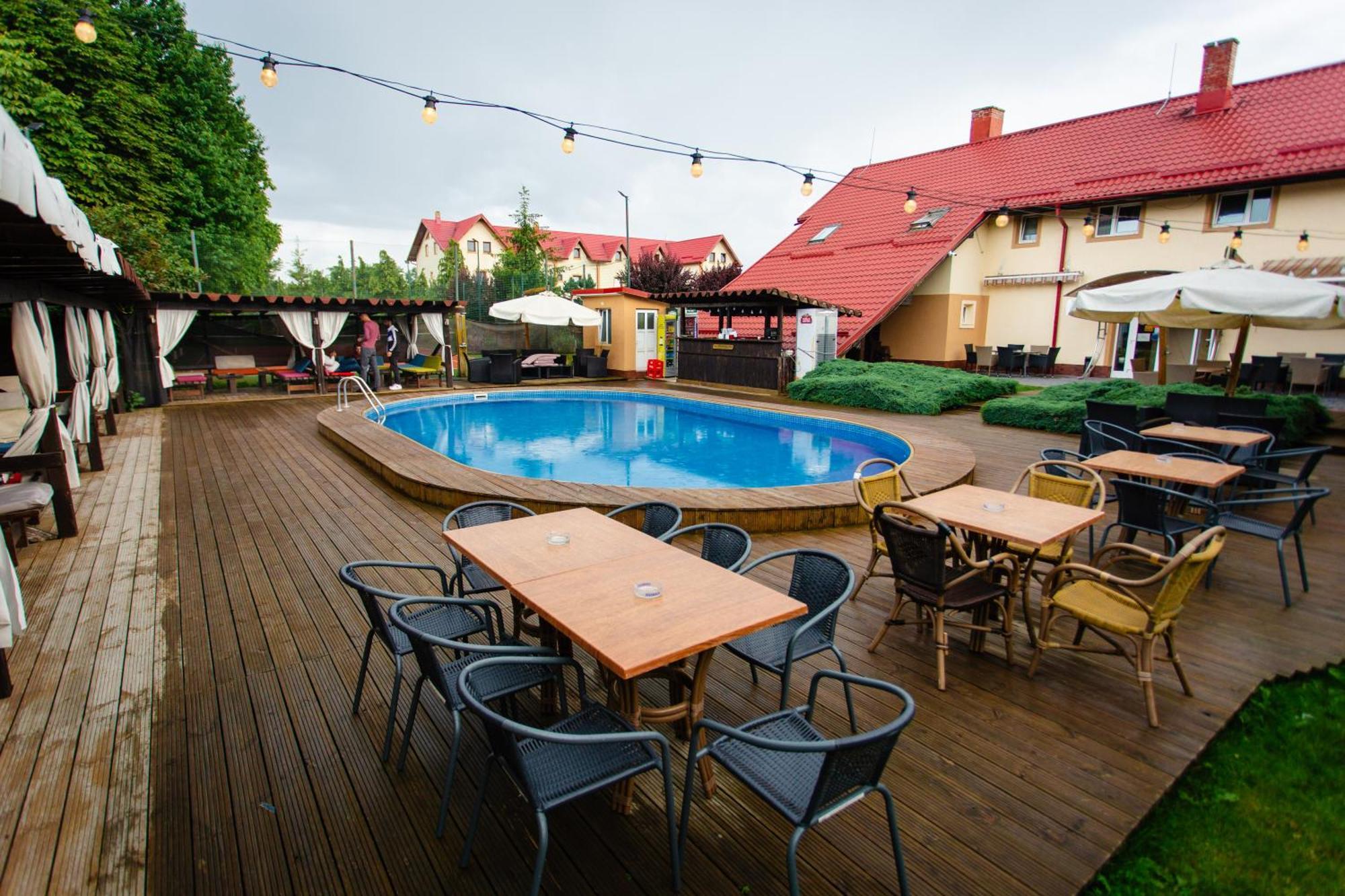 Hotel Intim Rădăuţi Exteriér fotografie