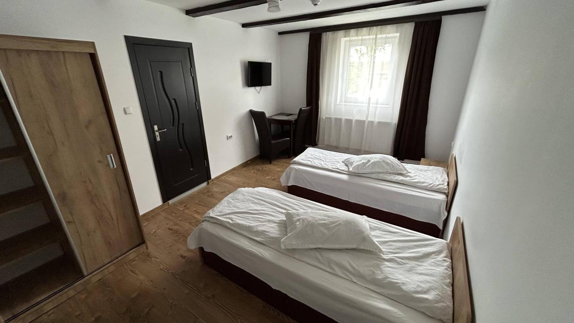 Hotel Intim Rădăuţi Exteriér fotografie