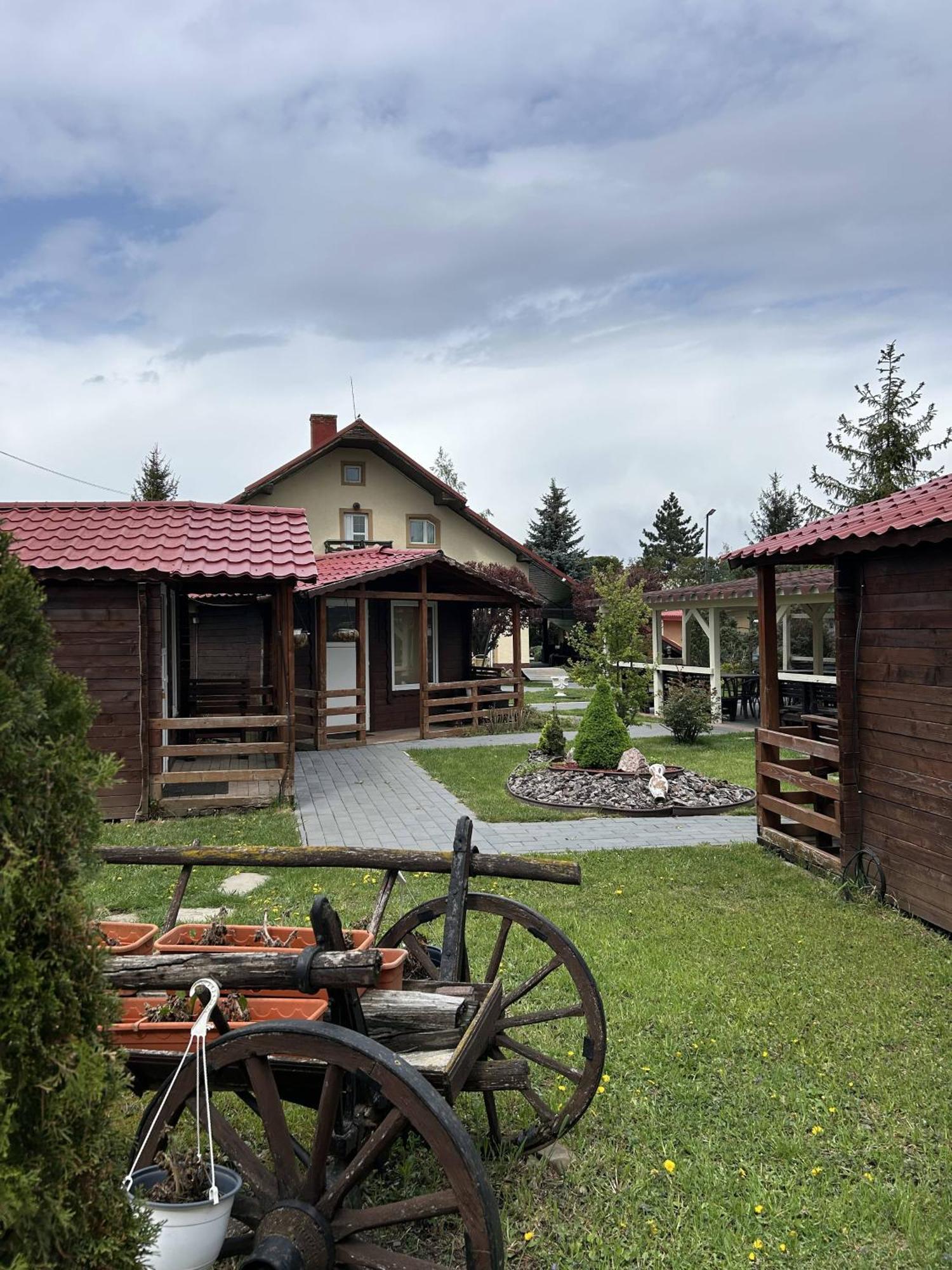 Hotel Intim Rădăuţi Exteriér fotografie