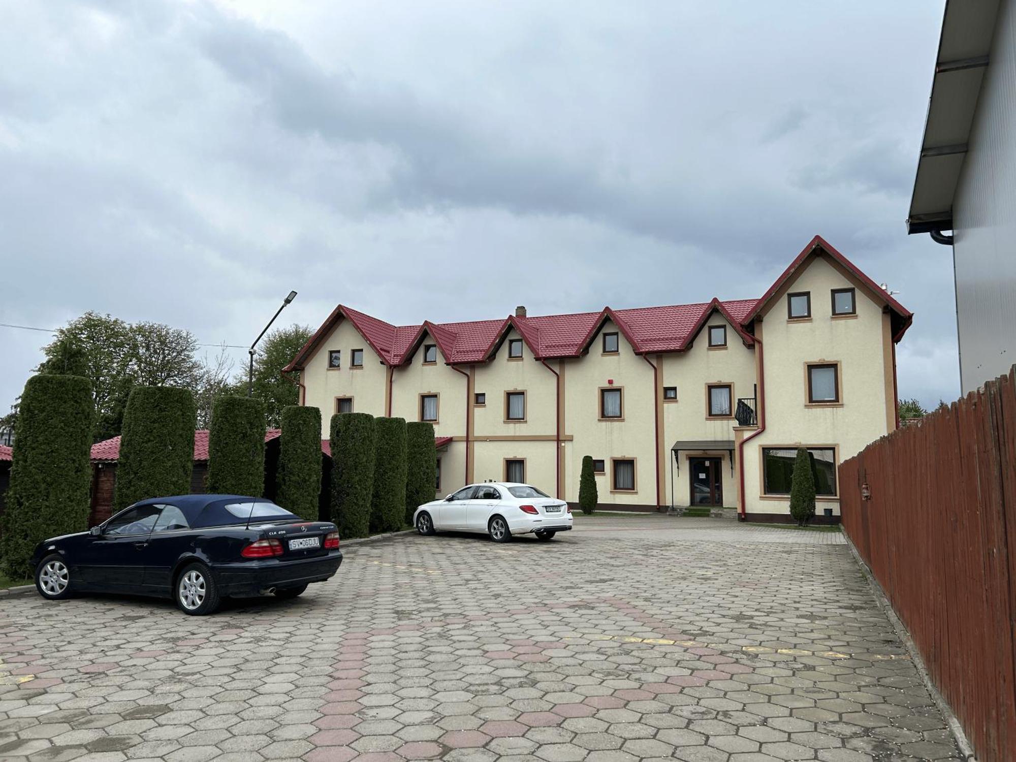 Hotel Intim Rădăuţi Exteriér fotografie