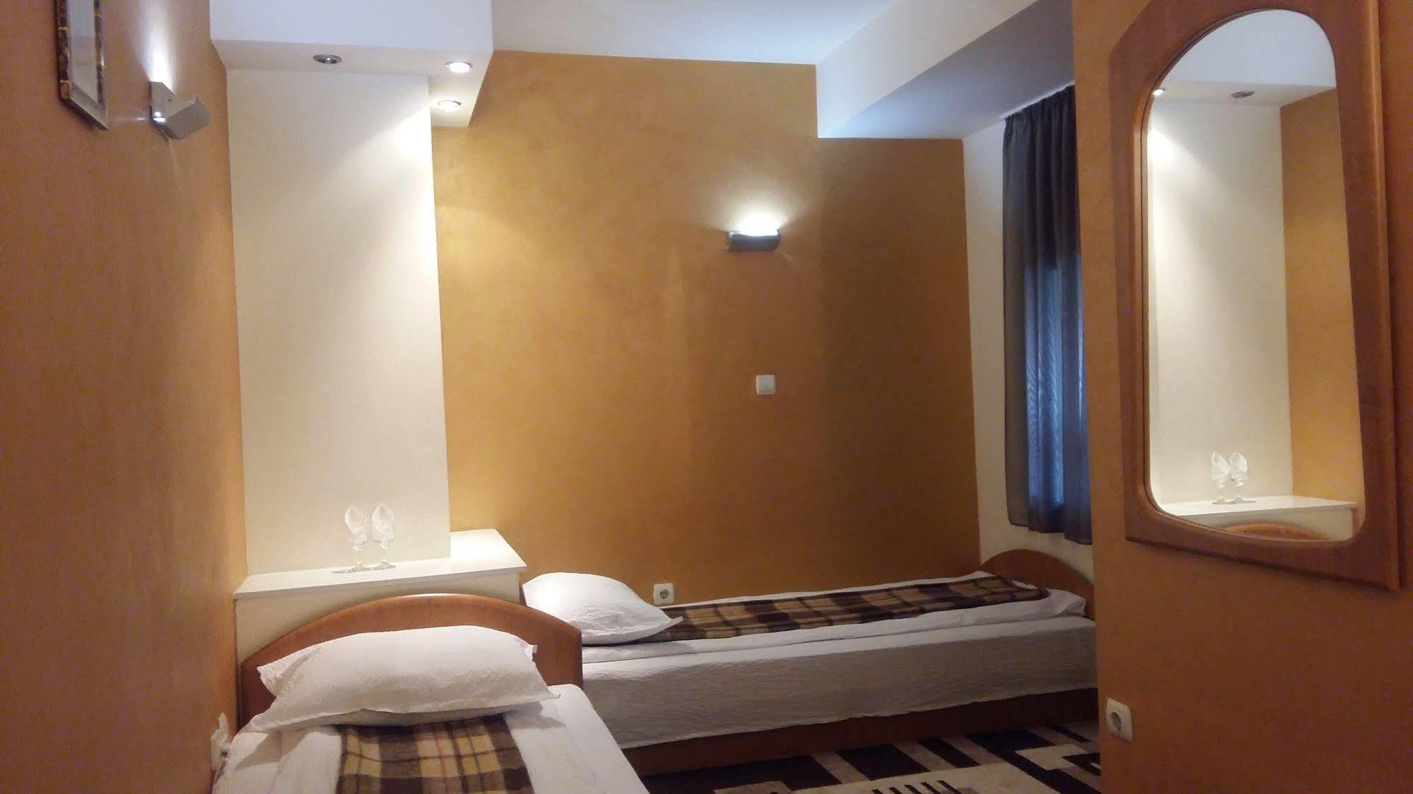 Hotel Intim Rădăuţi Exteriér fotografie