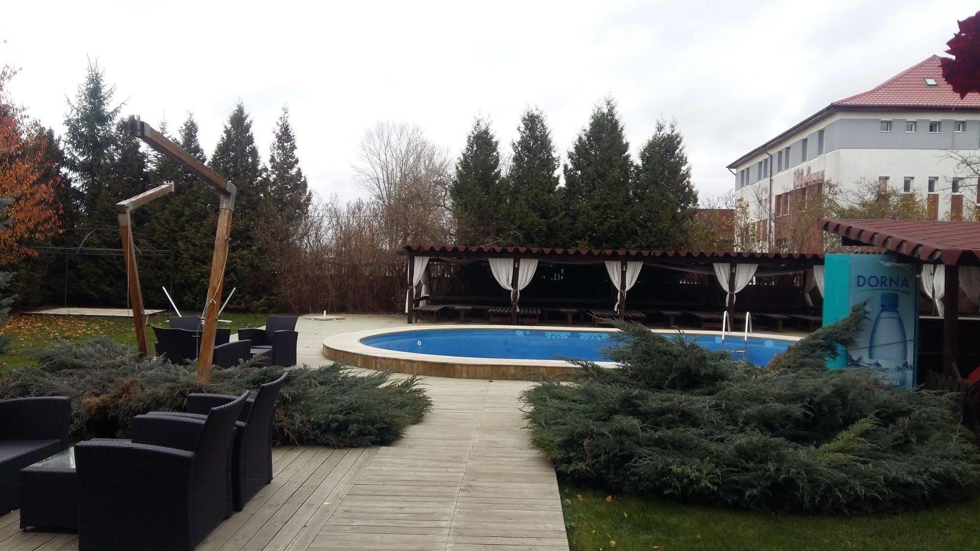 Hotel Intim Rădăuţi Exteriér fotografie