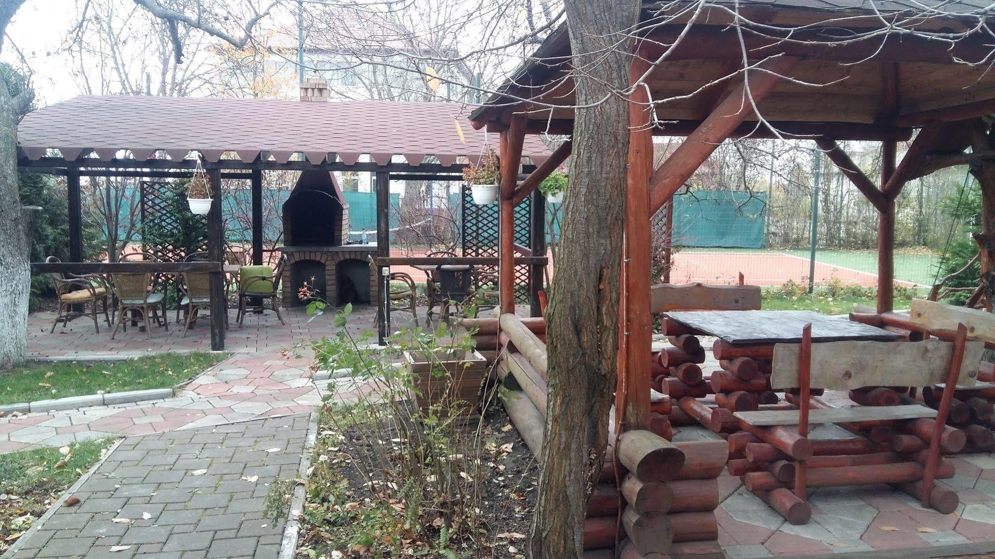 Hotel Intim Rădăuţi Exteriér fotografie